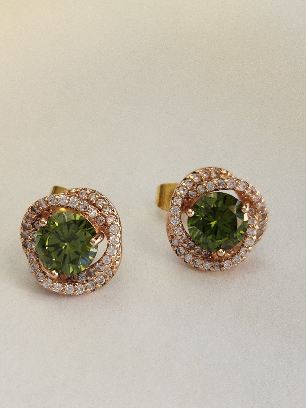 New 18K Gold Plated Round Cut Peridot Diamond Stud Flower Earrings for Women